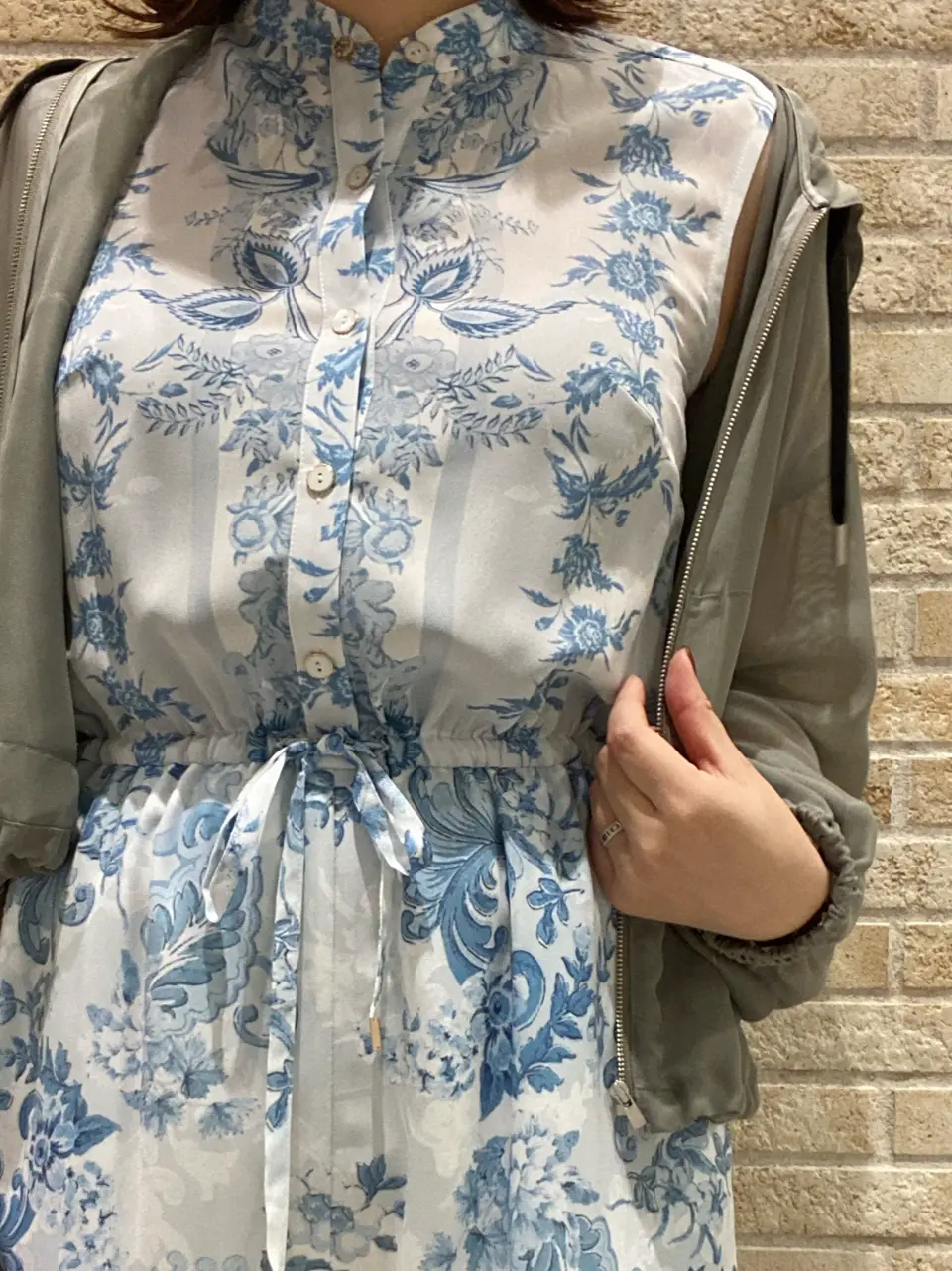 GRACE CONTINENTAL MOMOKO コーディネート画像