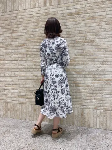 GRACE CONTINENTAL MOMOKO コーディネート画像