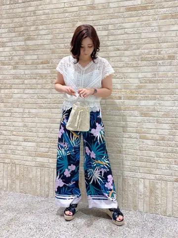 GRACE CONTINENTAL MOMOKO コーディネート画像