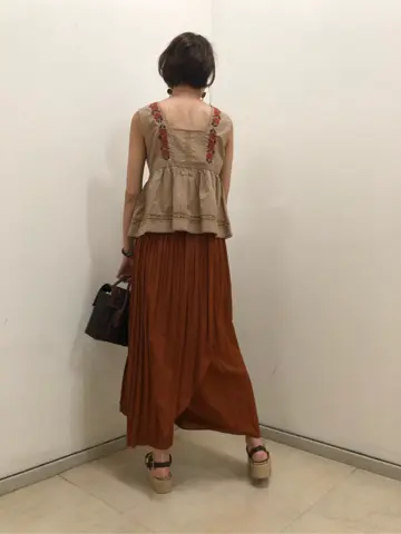 GRACE CONTINENTAL 亀田 未希 コーディネート画像