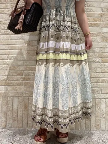 GRACE CONTINENTAL MOMOKO コーディネート画像