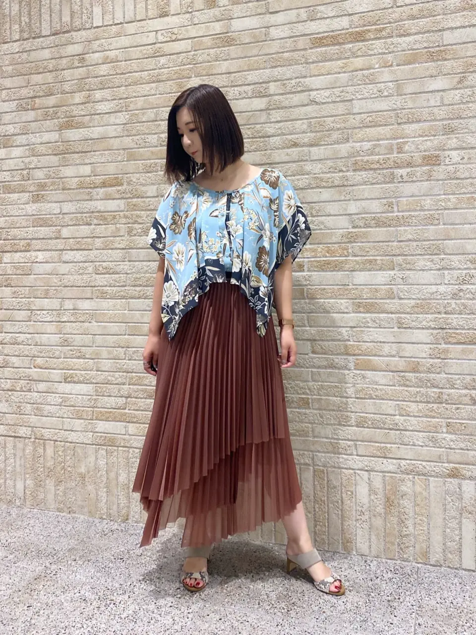 GRACE CONTINENTAL MOMOKO コーディネート画像