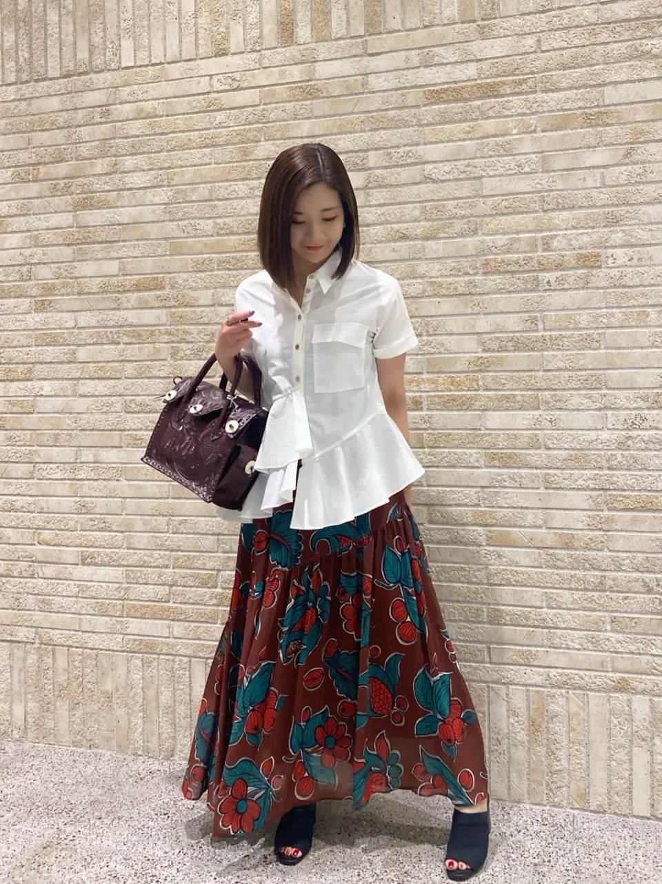 GRACE CONTINENTAL MOMOKO コーディネート画像