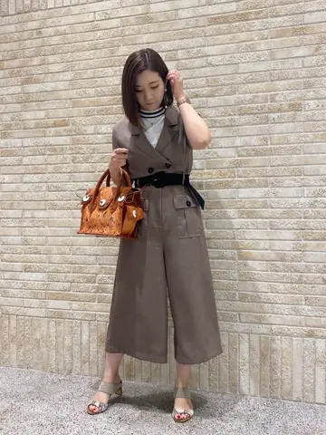 GRACE CONTINENTAL MOMOKO コーディネート画像