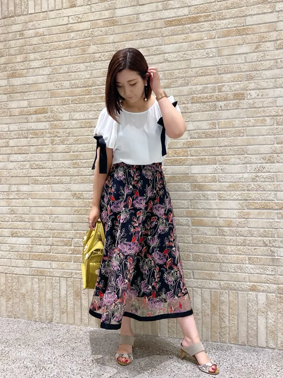 GRACE CONTINENTAL MOMOKO コーディネート画像