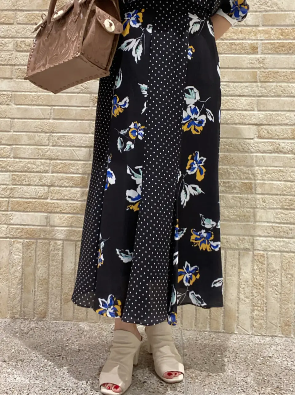 GRACE CONTINENTAL MOMOKO コーディネート画像