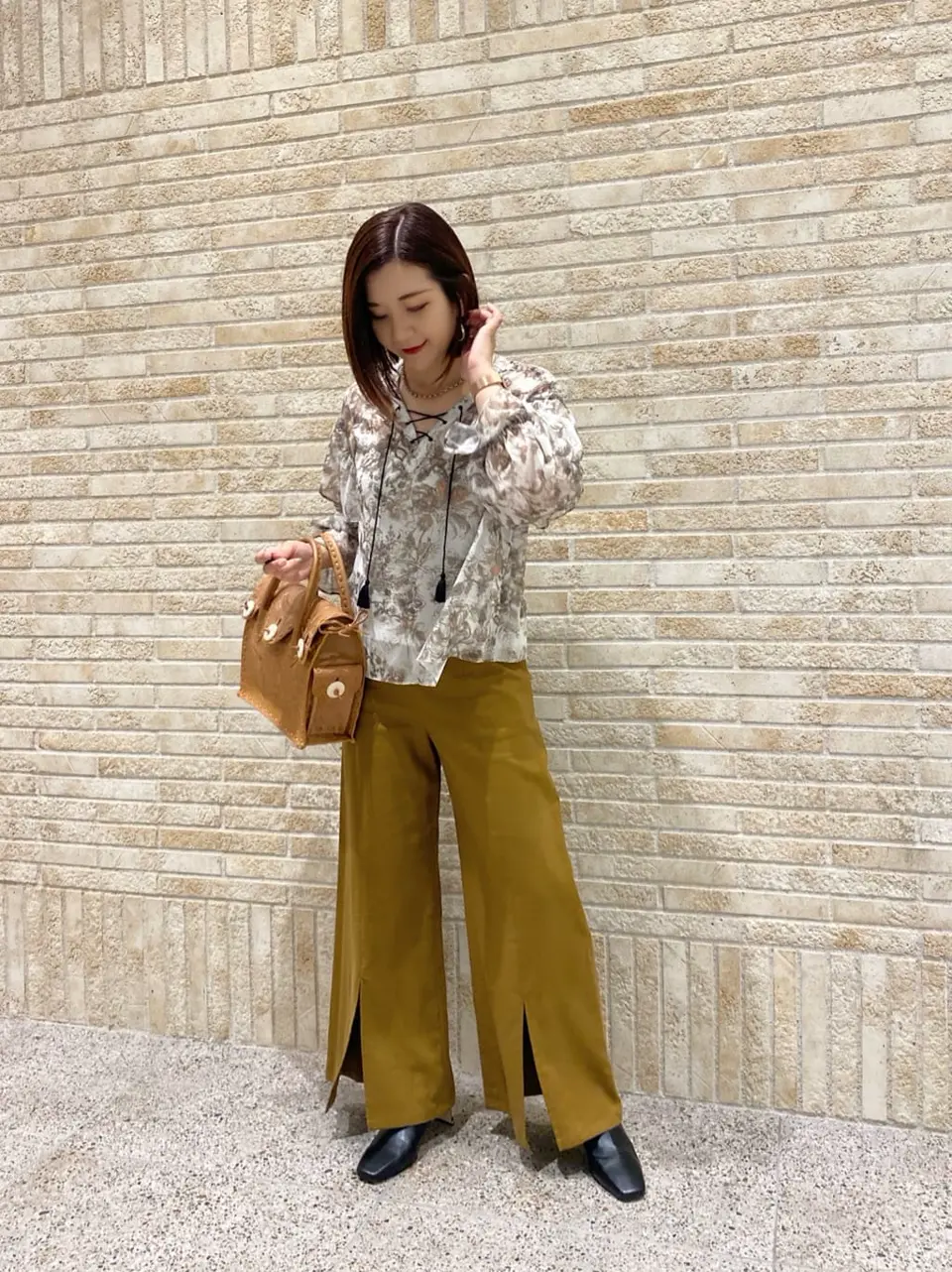 GRACE CONTINENTAL MOMOKO コーディネート画像