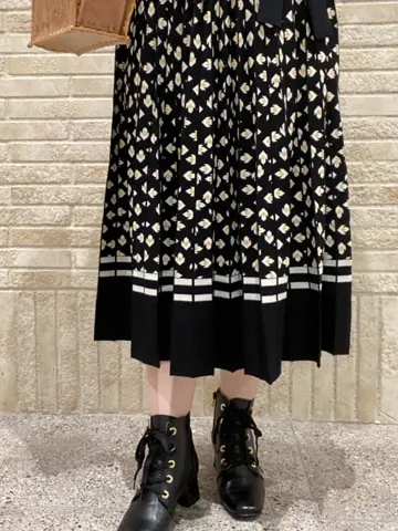 GRACE CONTINENTAL MOMOKO コーディネート画像