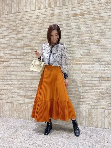 GRACE CONTINENTAL MOMOKO コーディネート画像