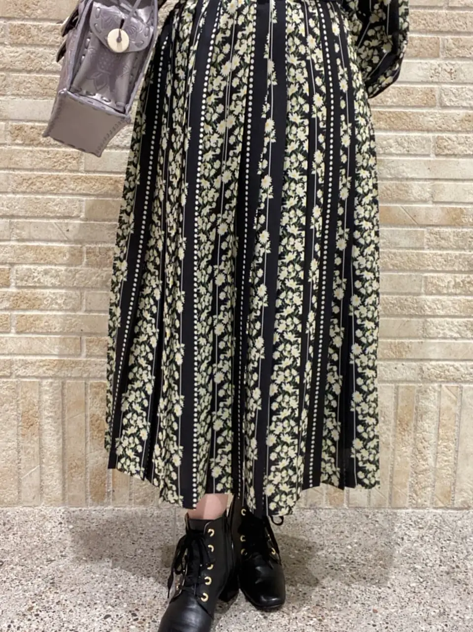 GRACE CONTINENTAL MOMOKO コーディネート画像