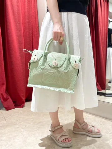 GRACE CONTINENTAL SAYUMI Nagashima コーディネート画像