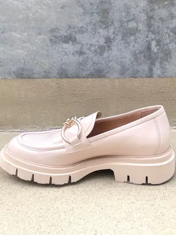 GRACE CONTINENTAL yoshi コーディネート画像