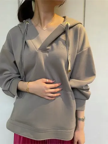 GRACE CONTINENTAL 伊藤　静華 コーディネート画像