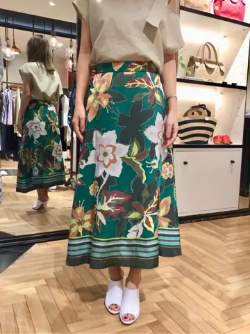 GRACE CONTINENTAL yukimi yonee コーディネート画像