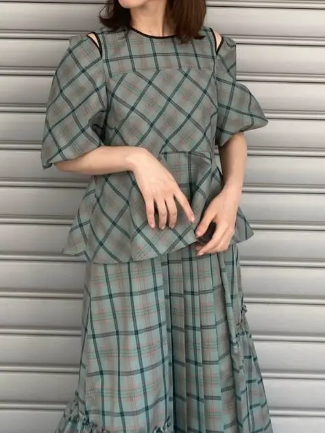 GRACE CONTINENTAL 青木育日 コーディネート画像