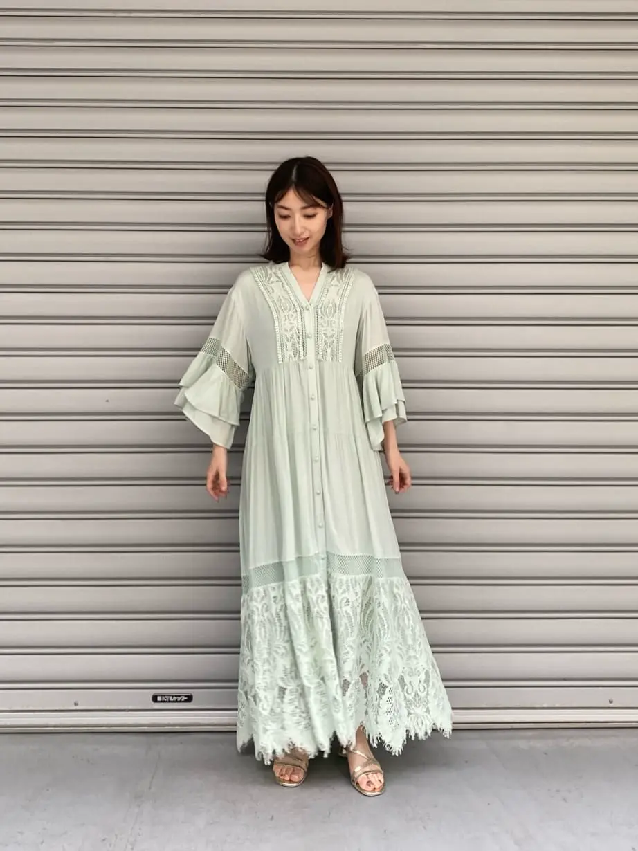 GRACE CONTINENTAL 青木育日 コーディネート画像