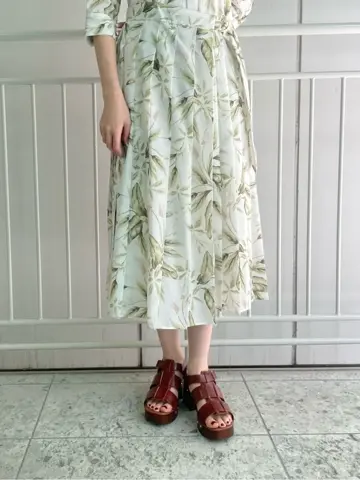 GRACE CONTINENTAL 伊藤　静華 コーディネート画像