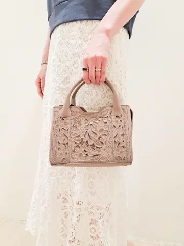 GRACE CONTINENTAL 今野　志保 コーディネート画像