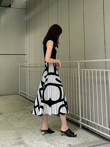 GRACE CONTINENTAL 伊藤　静華 コーディネート画像