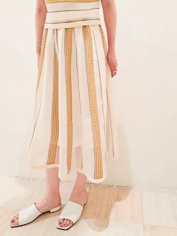 GRACE CONTINENTAL 今野　志保 コーディネート画像