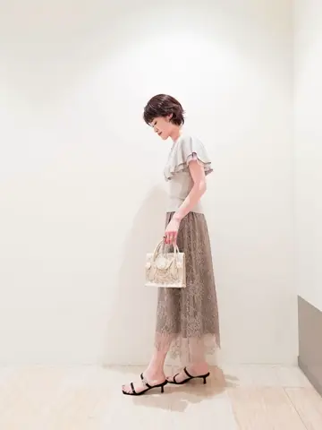 GRACE CONTINENTAL 今野　志保 コーディネート画像