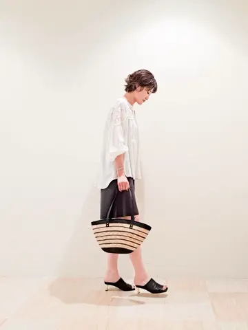 GRACE CONTINENTAL 今野　志保 コーディネート画像