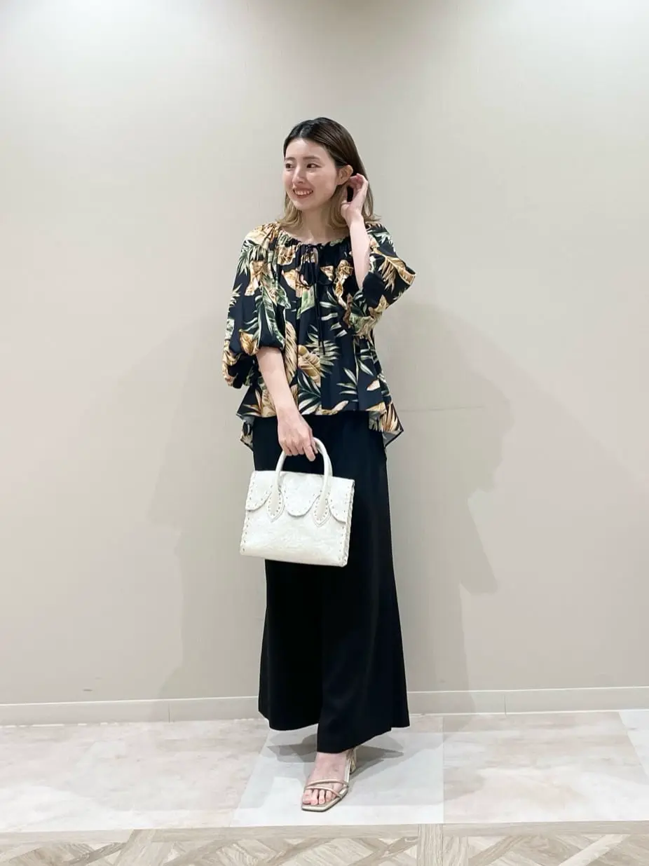 GRACE CONTINENTAL minami コーディネート画像