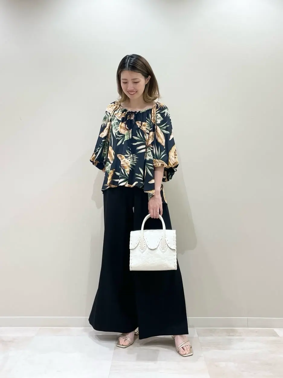 GRACE CONTINENTAL minami コーディネート画像