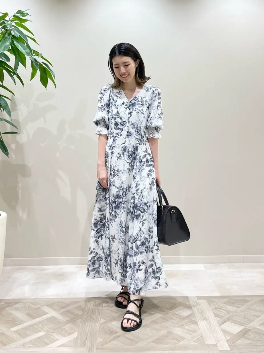 GRACE CONTINENTAL minami コーディネート画像