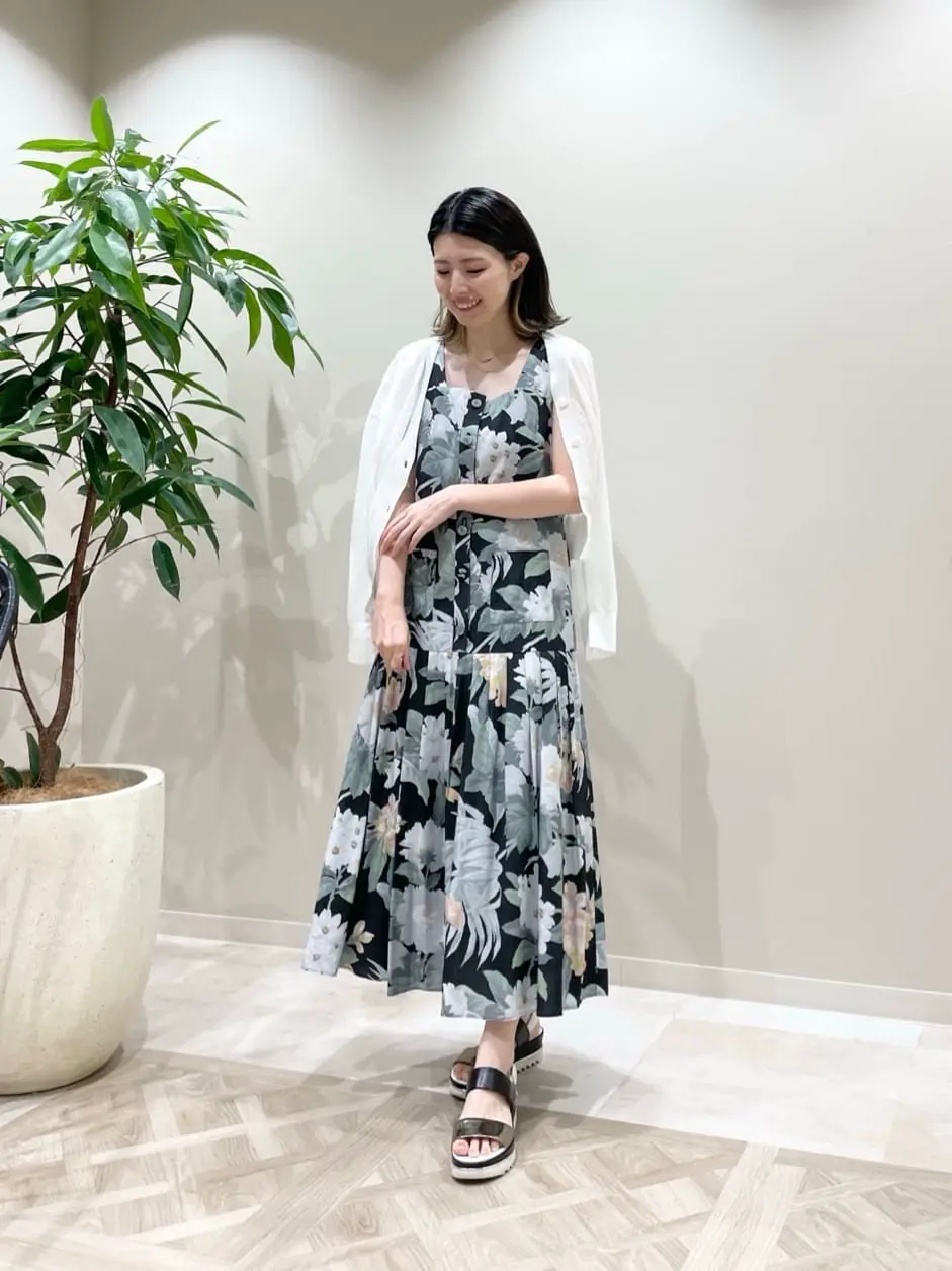 GRACE CONTINENTAL minami コーディネート画像