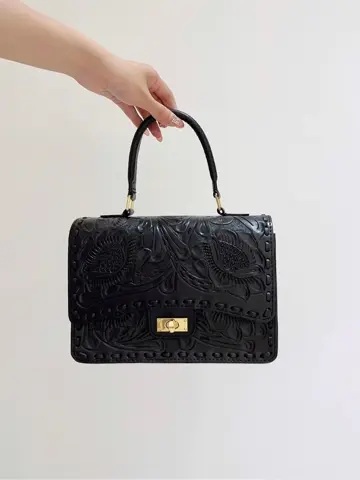 GRACE CONTINENTAL MORITA AI コーディネート画像