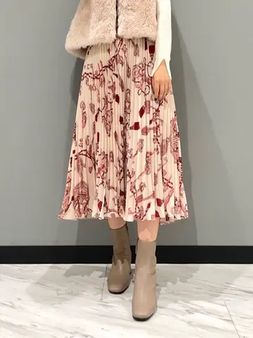 GRACE CONTINENTAL yoshi コーディネート画像