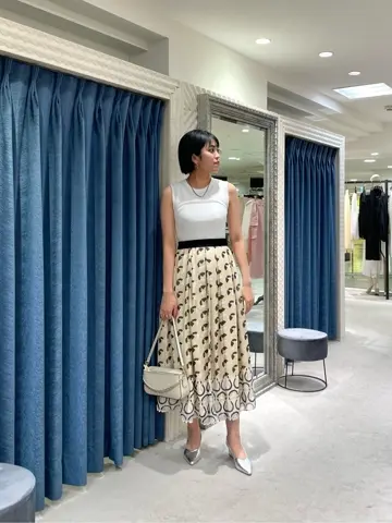 GRACE CONTINENTAL yoshi コーディネート画像