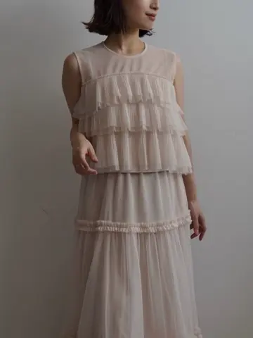 GRACE CONTINENTAL 青木育日 コーディネート画像