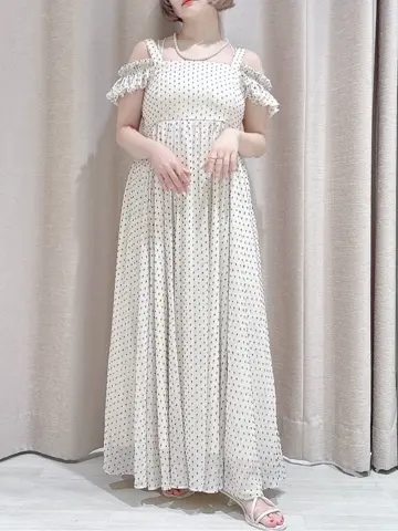 GRACE CONTINENTAL SAYUMI Nagashima コーディネート画像