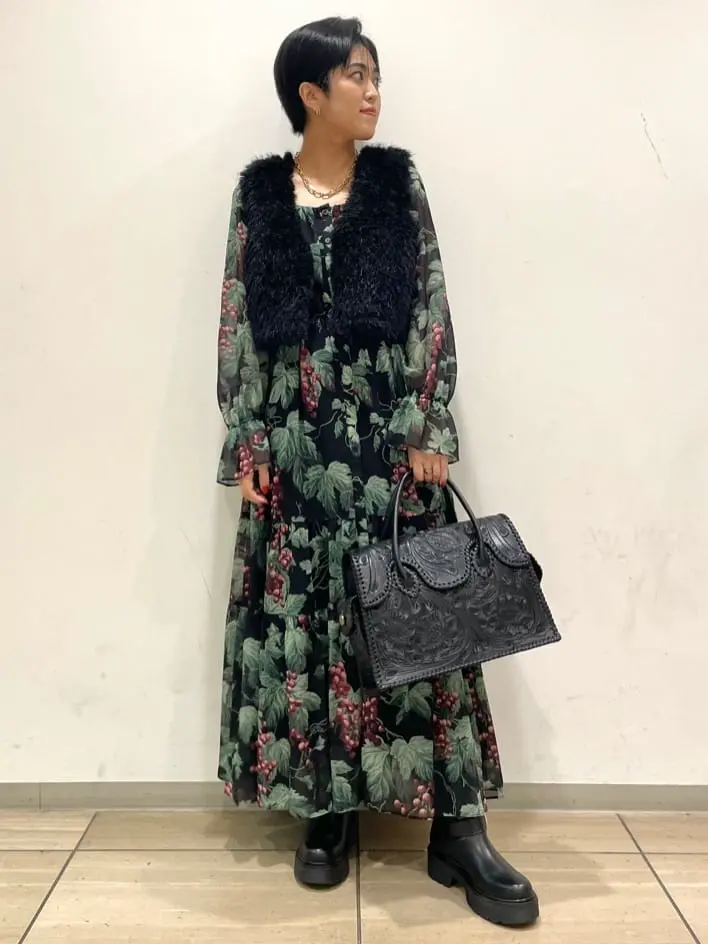 GRACE CONTINENTAL yoshi コーディネート画像