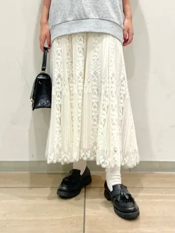 GRACE CONTINENTAL yoshi コーディネート画像