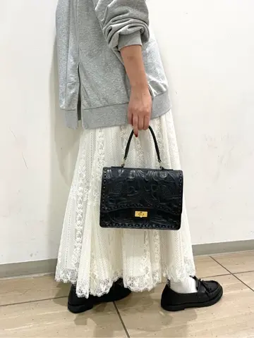 GRACE CONTINENTAL yoshi コーディネート画像