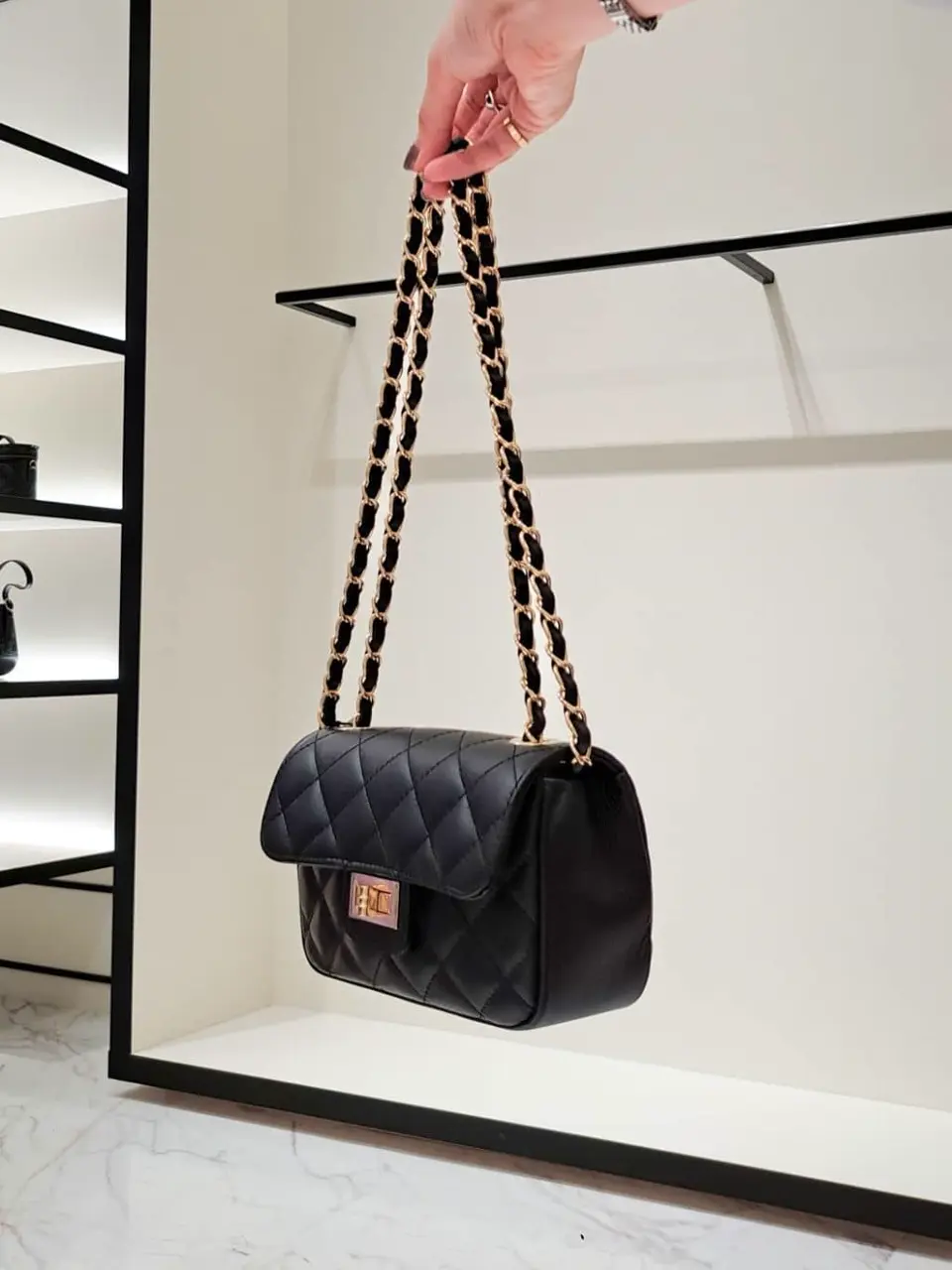 GRACE CONTINENTAL 今野　志保 コーディネート画像