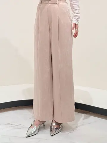 GRACE CONTINENTAL 今野　志保 コーディネート画像