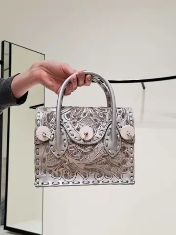 GRACE CONTINENTAL 今野　志保 コーディネート画像