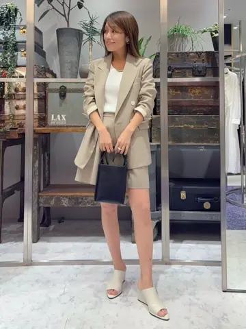 GRACE CONTINENTAL yukimi yonee コーディネート画像