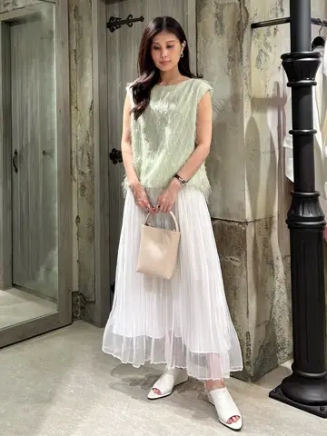 GRACE CONTINENTAL 志田　悠 コーディネート画像