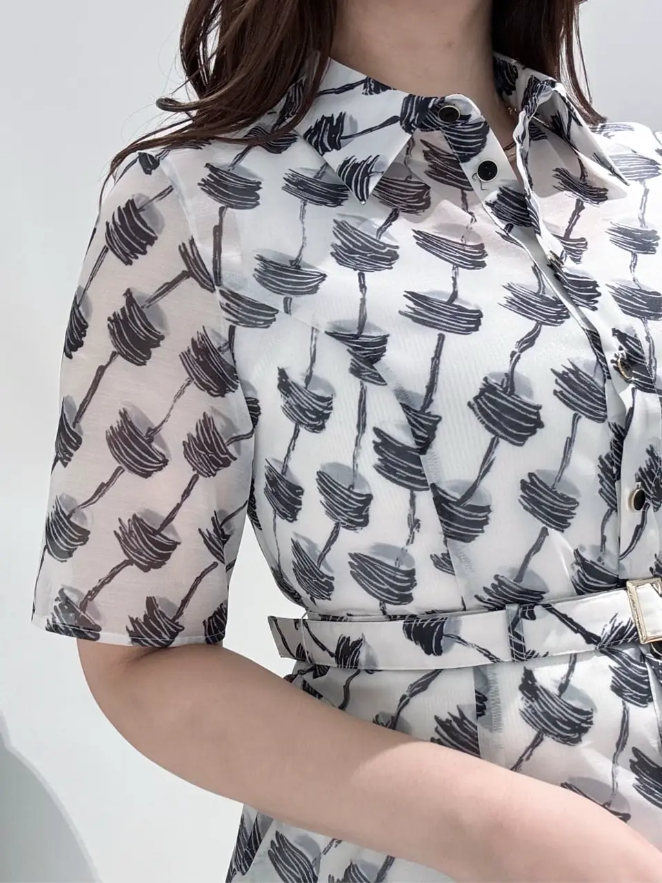 GRACE CONTINENTAL MOMOKO コーディネート画像