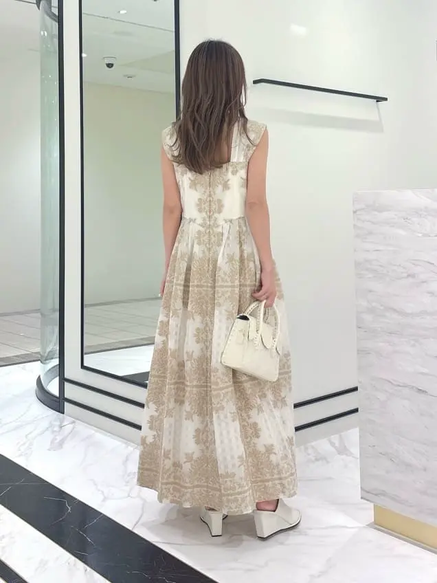 GRACE CONTINENTAL yukimi yonee コーディネート画像