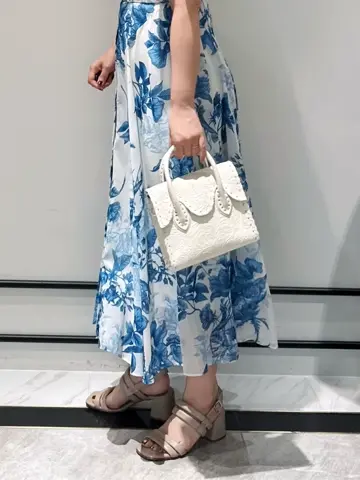 GRACE CONTINENTAL MOMOKO コーディネート画像