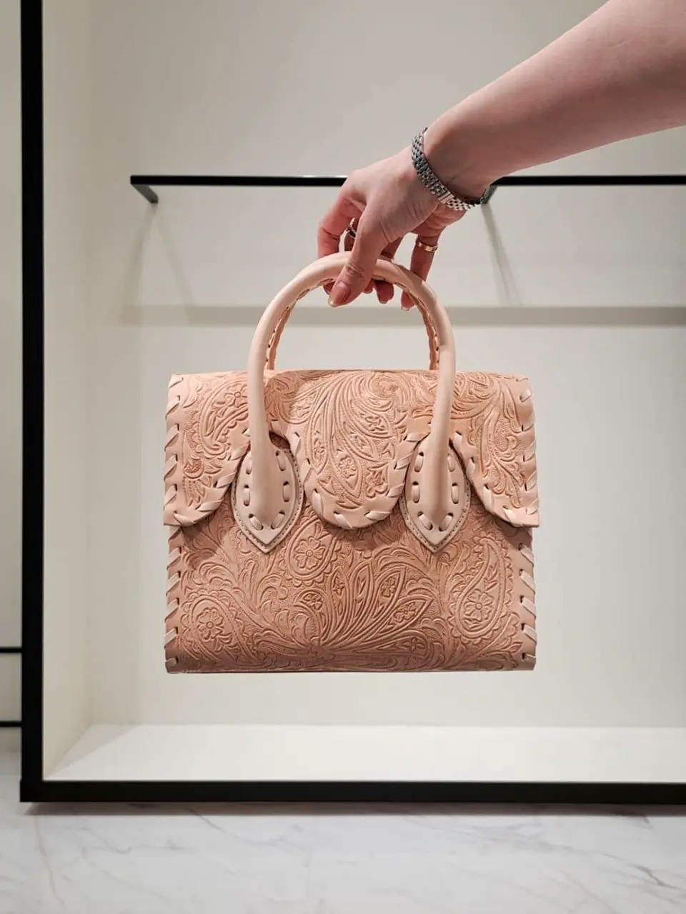 GRACE CONTINENTAL 今野　志保 コーディネート画像