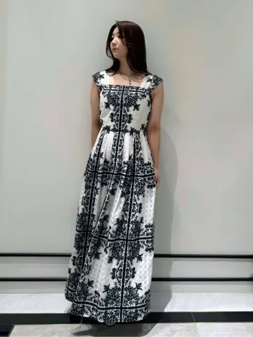 GRACE CONTINENTAL MOMOKO コーディネート画像