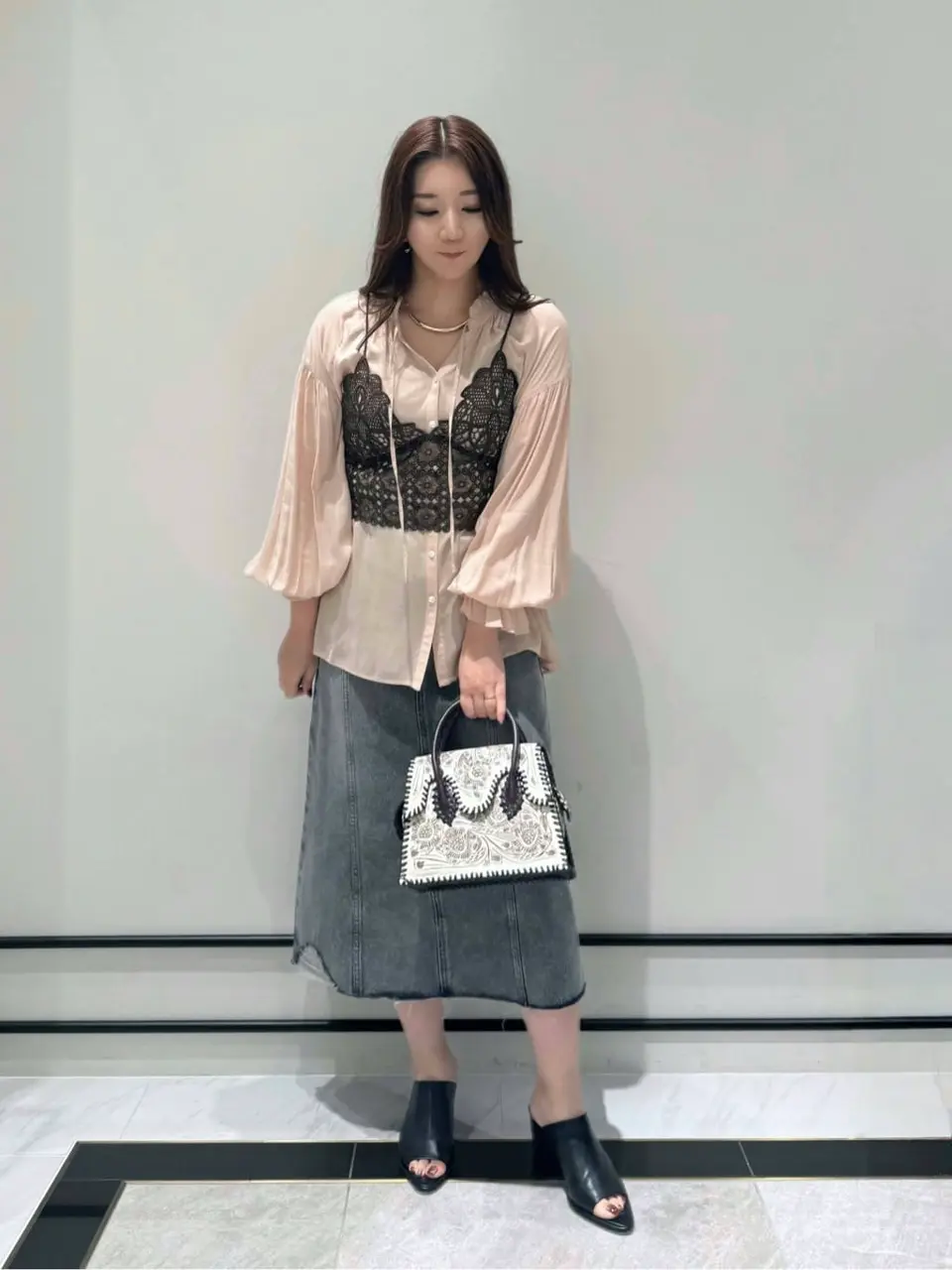 GRACE CONTINENTAL MOMOKO コーディネート画像