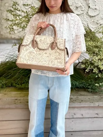 GRACE CONTINENTAL Hikaru Okada コーディネート画像